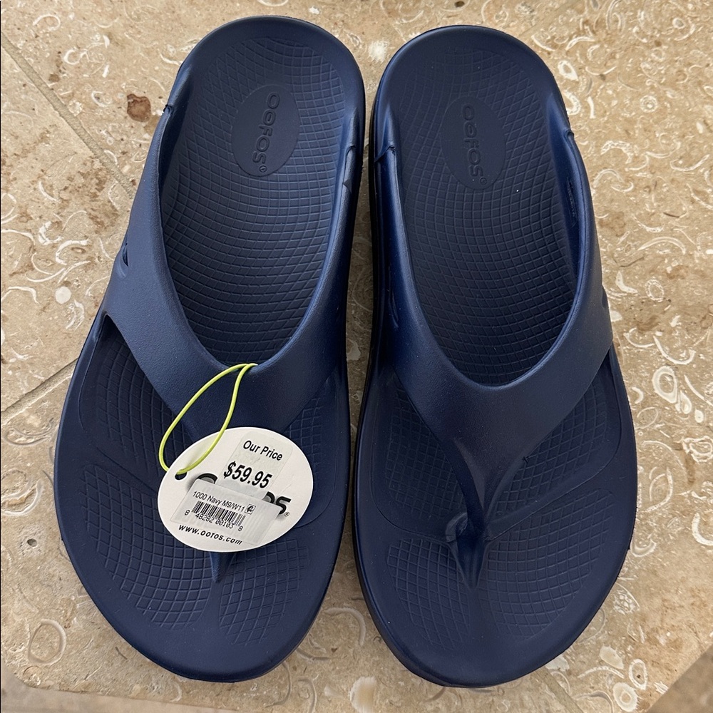 NWT OOFOS Navy Blue Sz 9 Ooriginal Thong Sandals